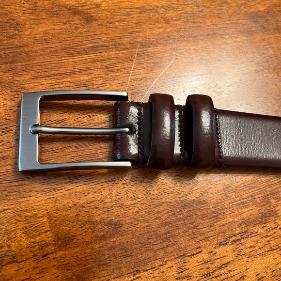 Jos-A-Bank leather belt - Picture 2 of 4